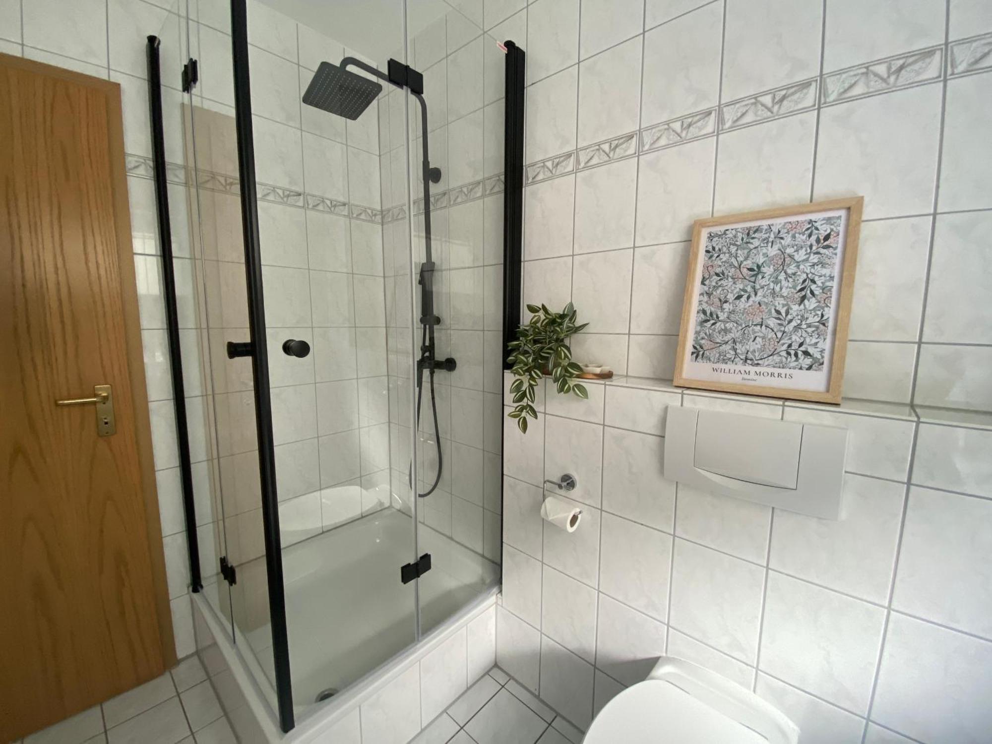 Moderne Wohnung Mit Terrasse & Parkplatz; Naehe Bwzk & Amazon 科布倫茨 外观 照片